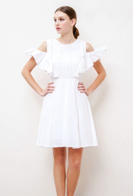 メレンゲの気持ち 平子理沙の白いワンピース 衣装 15年4月18日 女性芸能人のドラマ衣装